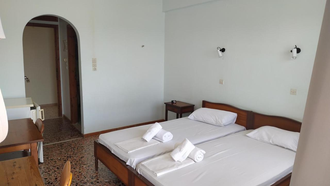 Poulea Rooms Kalamata Exterior foto
